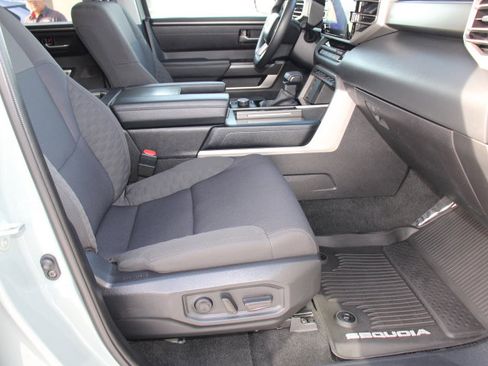 Certified 2024 Toyota Sequoia SR5 image 22