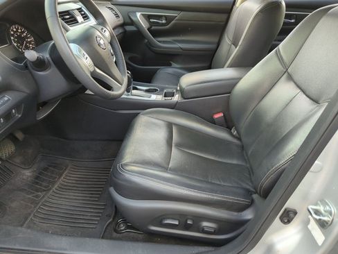 Used 2017 Nissan Altima 2.5 SL w/ 2.5 Technology Package FWD image 12