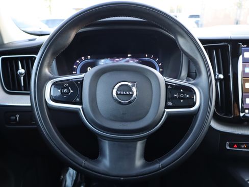 Used 2022 Volvo XC60 B6 Inscription w/ Climate Package image 15