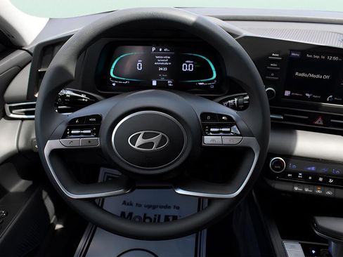 New 2025 Hyundai Elantra Blue image 16