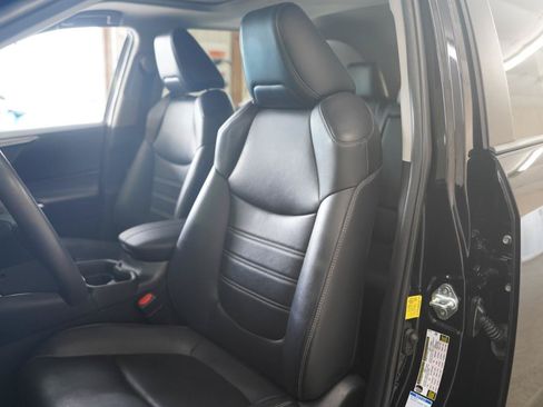 Used 2021 Toyota RAV4 XLE Premium AWD/4WD image 25