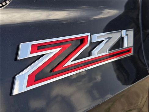 Used 2022 Chevrolet Suburban Z71 w/ Z71 Off-Road Package AWD/4WD image 17