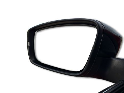 Used 2014 Volkswagen Beetle R-Line FWD image 47
