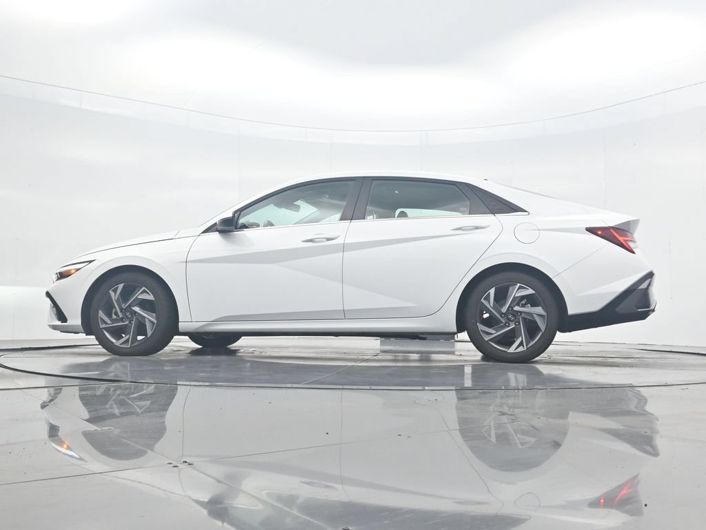 Used 2025 Hyundai Elantra Limited FWD image 37