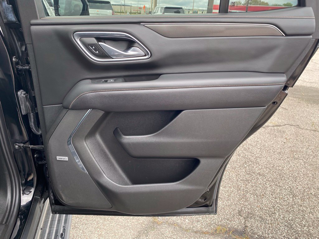 Used 2023 GMC Yukon AT4 w/ AT4 Premium Package AWD/4WD image 19
