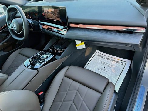 New 2027 BMW 530i xDrive w/ Premium Package AWD/4WD image 14