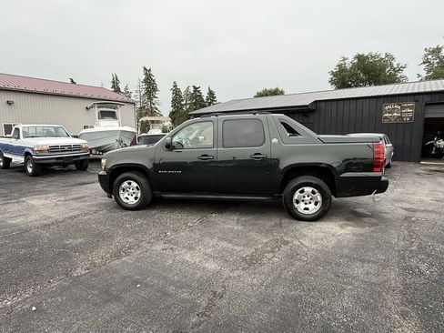 Used 2013 Chevrolet Avalanche LS AWD/4WD image 2