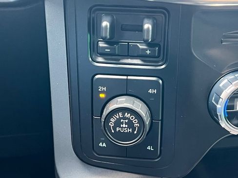 Used 2021 Ford F150 Lariat w/ Equipment Group 502A High AWD/4WD image 34