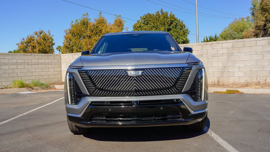 Certified 2026 Cadillac Vistiq Premium Luxury AWD/4WD image 4