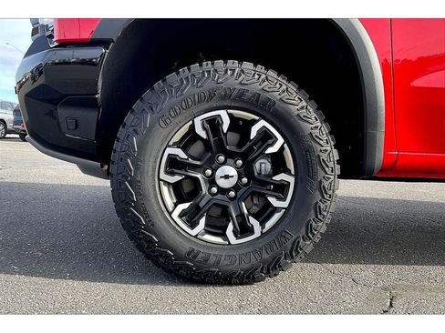 Used 2025 Chevrolet Silverado 1500 ZR2 image 10