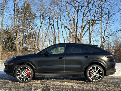 Certified 2021 Porsche Cayenne Coupe image 2