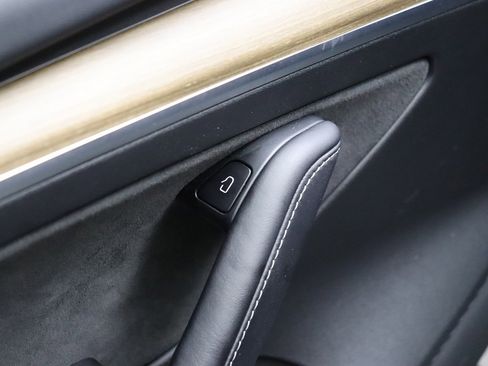 Used 2023 Tesla Model 3 Standard Range image 28