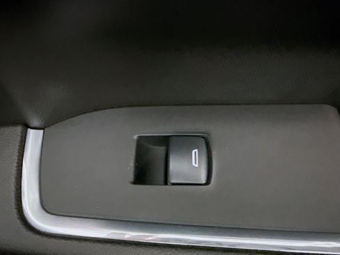 Used 2024 Chevrolet Silverado 1500 LT AWD/4WD image 30