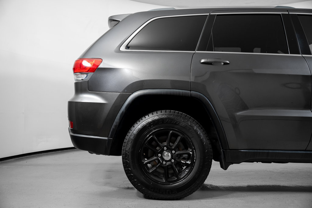 Used 2018 Jeep Grand Cherokee Laredo RWD image 6