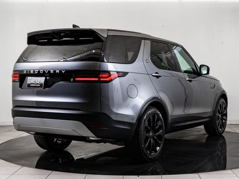 New 2026 Land Rover Discovery S image 10