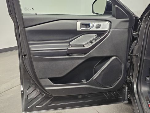 Used 2020 Ford Explorer ST image 11