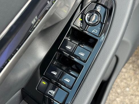 Used 2026 BMW 540i xDrive AWD/4WD image 21
