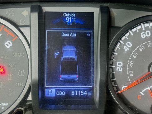 Used 2020 Toyota Tacoma SR image 15