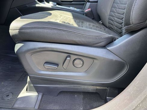 Used 2021 Ford Explorer XLT AWD/4WD image 11