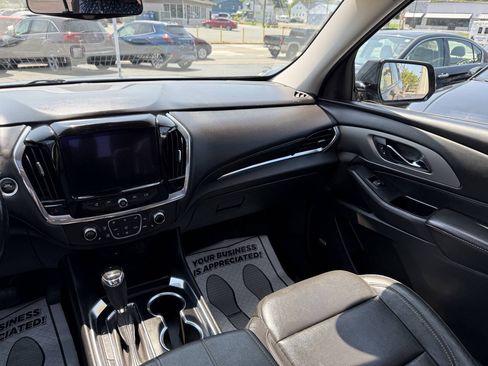 Used 2019 Chevrolet Traverse RS w/ LPO, Floor Liner Package AWD/4WD image 12