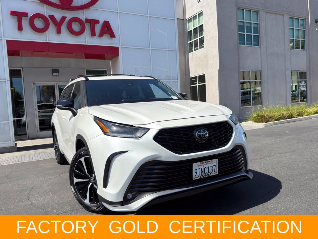 Certified 2021 Toyota Highlander XSE AWD/4WD image 2