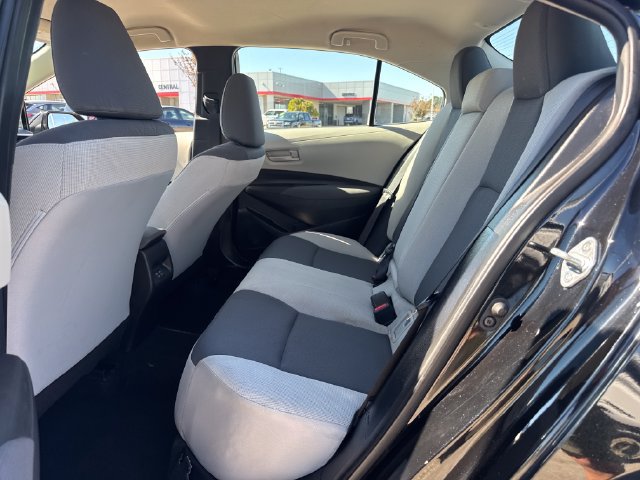 Used 2025 Toyota Corolla LE FWD image 12