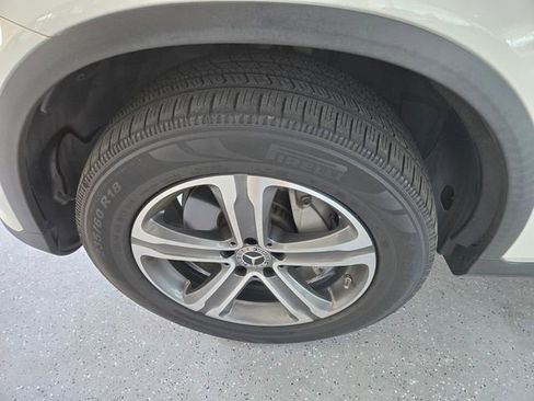 Used 2019 Mercedes-Benz GLC 300 4MATIC image 4