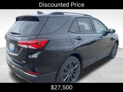 Used 2023 Chevrolet Equinox RS image 3