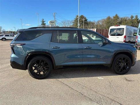 Used 2025 Chevrolet Traverse RS w/ LPO, Floor Liner Package image 2