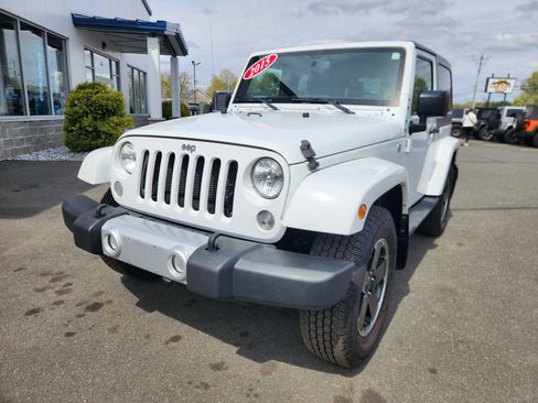 Used 2015 Jeep Wrangler Sahara w/ Dual Top Group AWD/4WD image 4