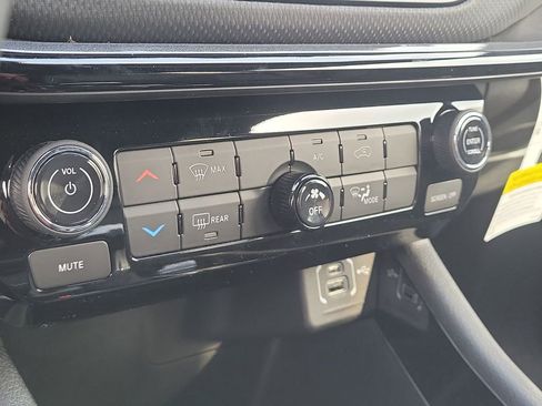 Certified 2025 Jeep Compass Latitude w/ Altitude Special Edition image 28