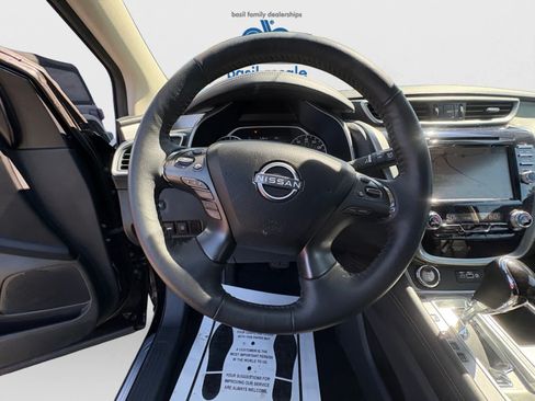 Used 2024 Nissan Murano SV AWD/4WD image 16