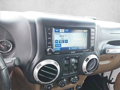 Used 2012 Jeep Wrangler Unlimited Sahara w/ Connectivity Group AWD/4WD image 18