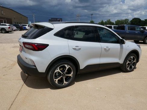 New 2025 Ford Escape ST-Line Elite image 4