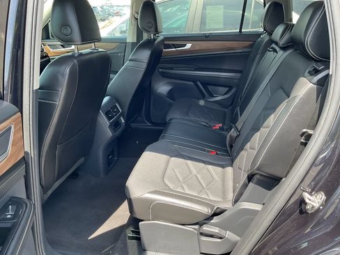 Used 2024 Volkswagen Atlas SE AWD/4WD image 10