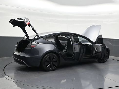 Used 2025 Tesla Model 3 Long Range RWD image 33