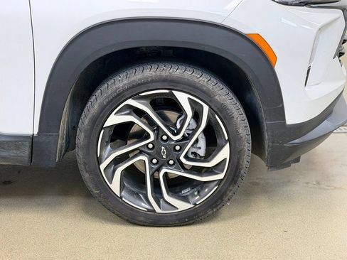 Used 2025 Chevrolet TrailBlazer RS w/ Convenience Package AWD/4WD image 4