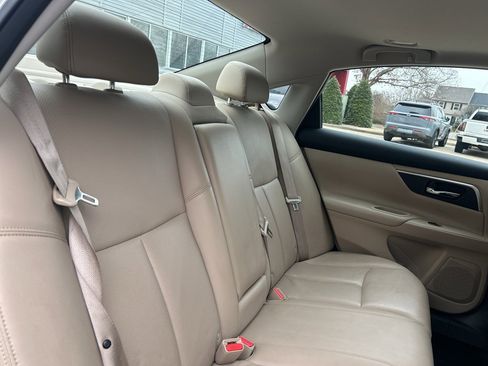 Used 2016 Nissan Altima 2.5 SL w/ 2.5 Technology Package image 12