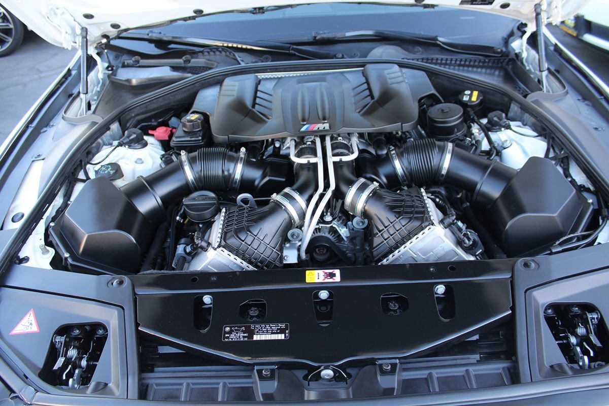 Used 2015 BMW M5 RWD image 38