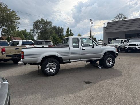 Used 1991 Toyota Pickup Deluxe AWD/4WD image 47