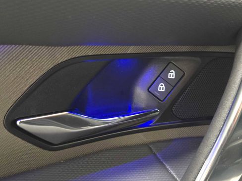 Certified 2025 Land Rover Discovery Sport Dynamic SE image 25