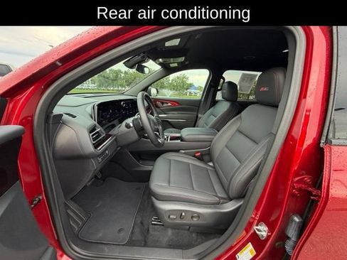 Certified 2025 Chevrolet Traverse Z71 w/ Driver Confidence Package AWD/4WD image 8