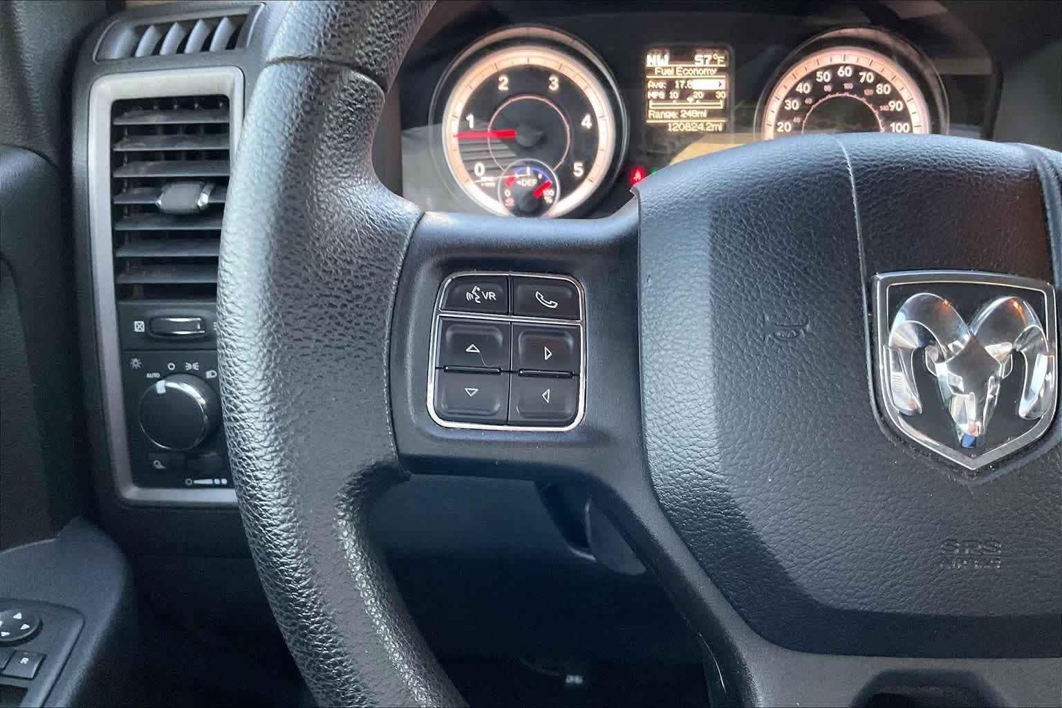 Used 2015 RAM 2500 Tradesman w/ Chrome Appearance Group AWD/4WD image 22