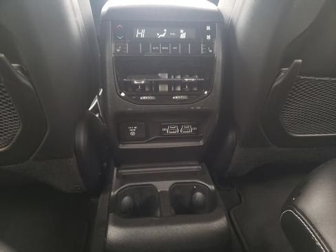 Used 2023 Jeep Grand Cherokee L Limited AWD/4WD image 15