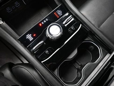 Used 2023 Jeep Grand Cherokee Overland w/ Luxury Tech Group IV AWD/4WD image 41