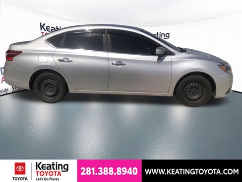 Used 2018 Nissan Sentra S FWD image 2