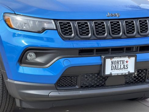 New 2026 Jeep Compass Latitude image 7