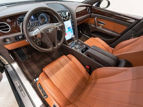 Used 2016 Bentley Flying Spur W12 image 26