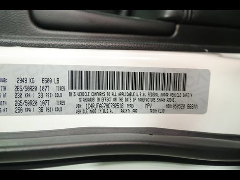 Used 2017 Jeep Grand Cherokee Altitude AWD/4WD image 26