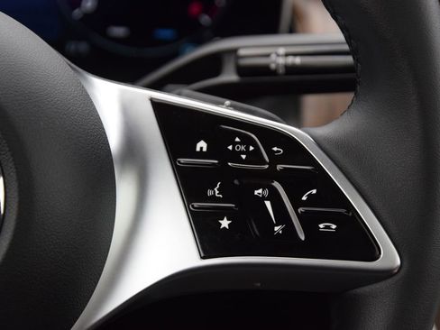 Used 2026 Mercedes-Benz GLC 300 GLC 300 image 25